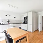 Veeve - Eiffel Abode